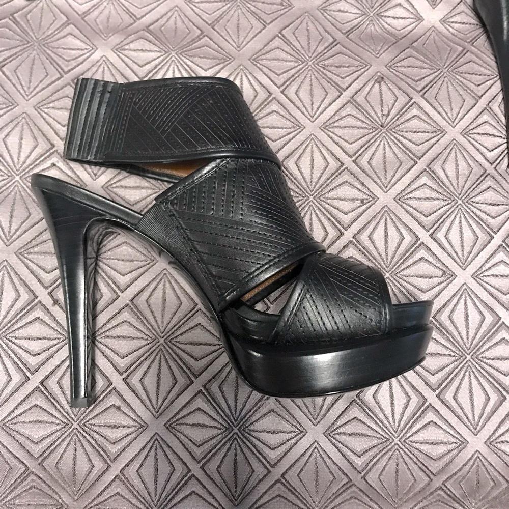 Calvin Klein Alex calf sandals size 7.5